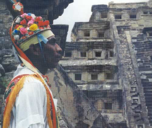 Voladores De Papantla - Taj�n