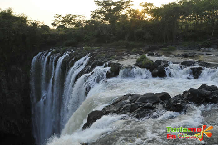 Salto de Eyipantla en Catemaco, Veracruz