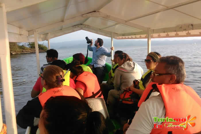 Paseo en lancha por la laguna de Catemaco, Veracruz